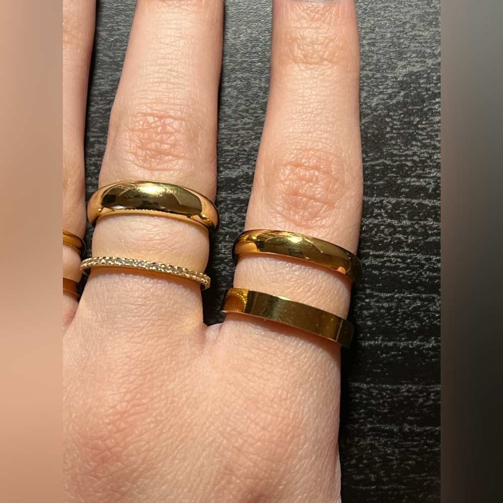 LOT OF GOLD PLATED RINGS - Picture 3 of 3